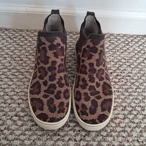 Rothy’s Shoes Women's 7.5 The Chelsea Sneaker Boot Wildcat Cheetah Printed Knit